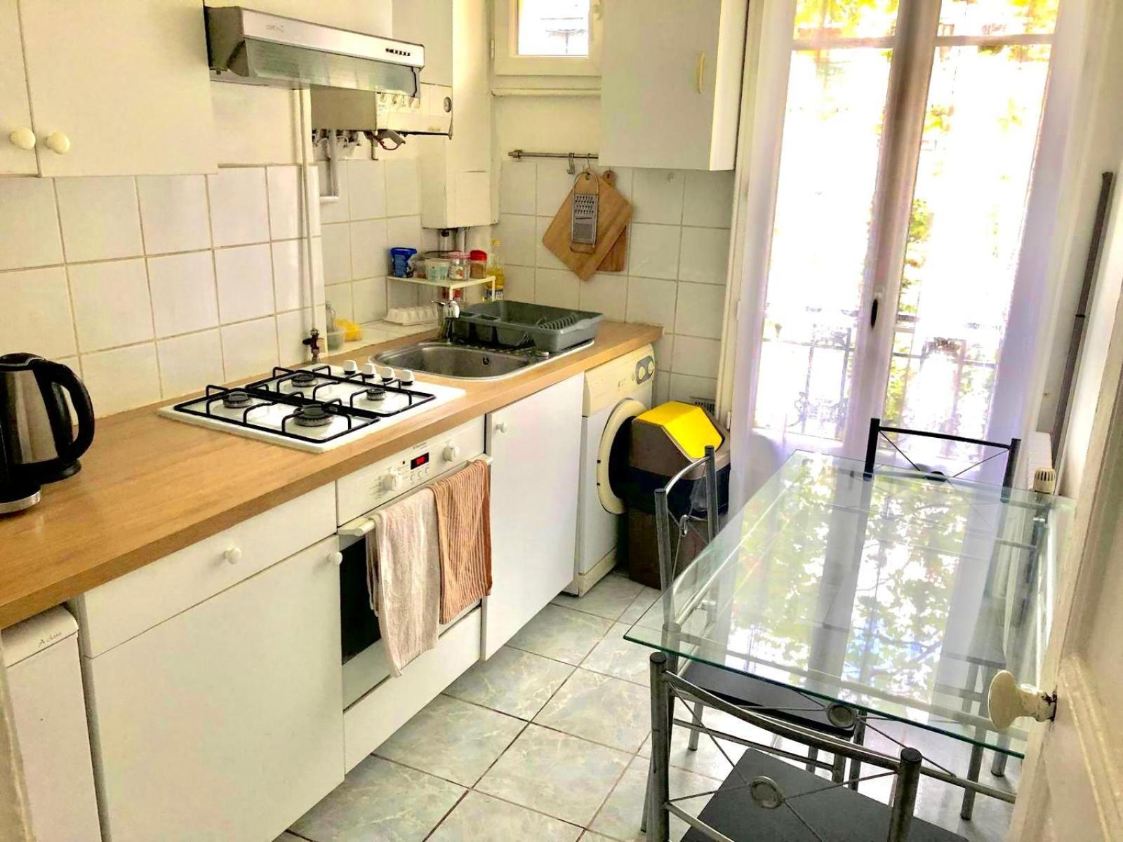 Cosy Apartment In Париж Екстериор снимка