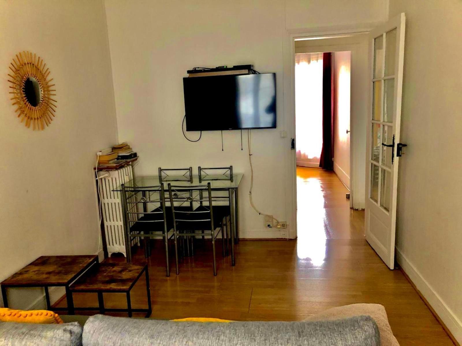 Cosy Apartment In Париж Екстериор снимка