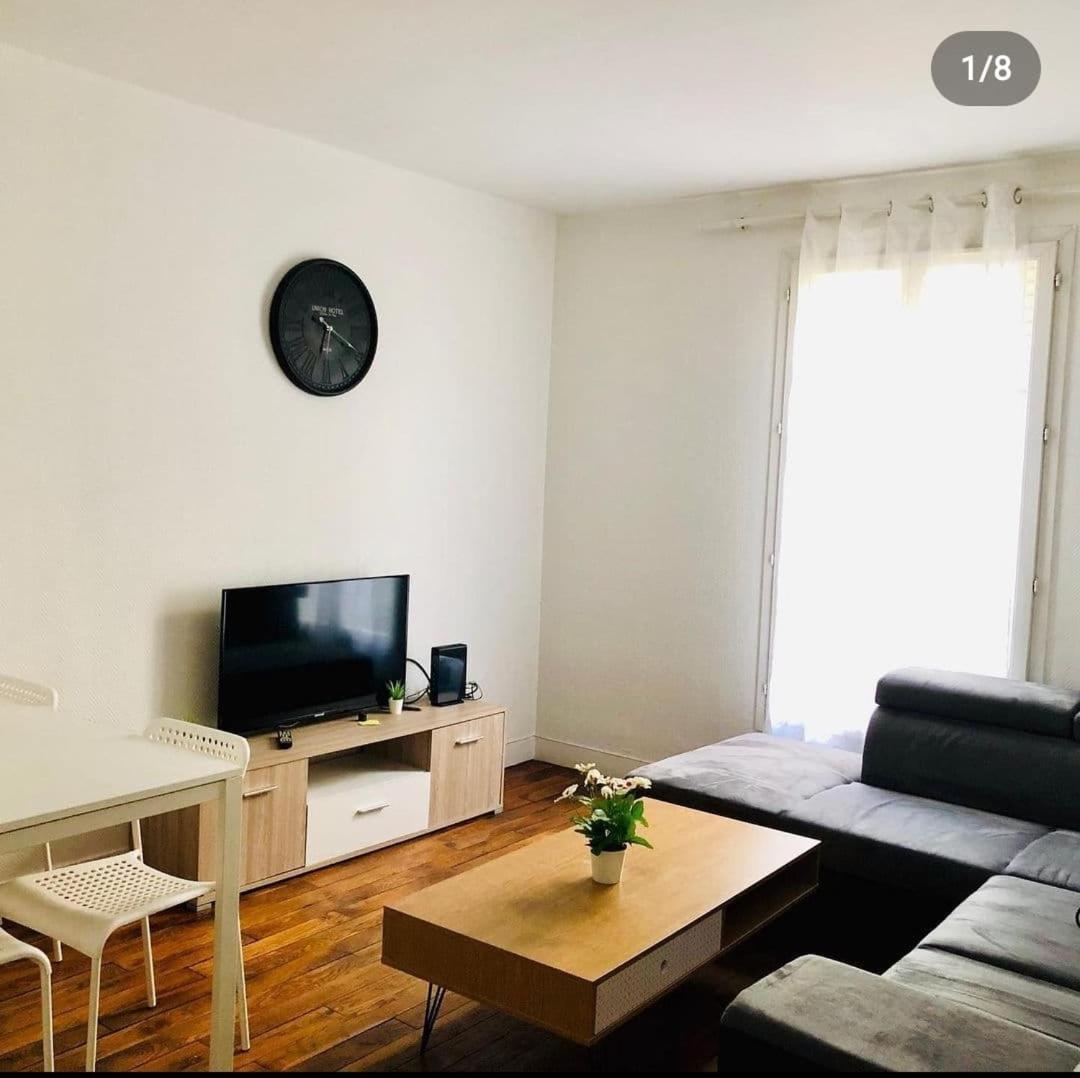 Cosy Apartment In Париж Екстериор снимка